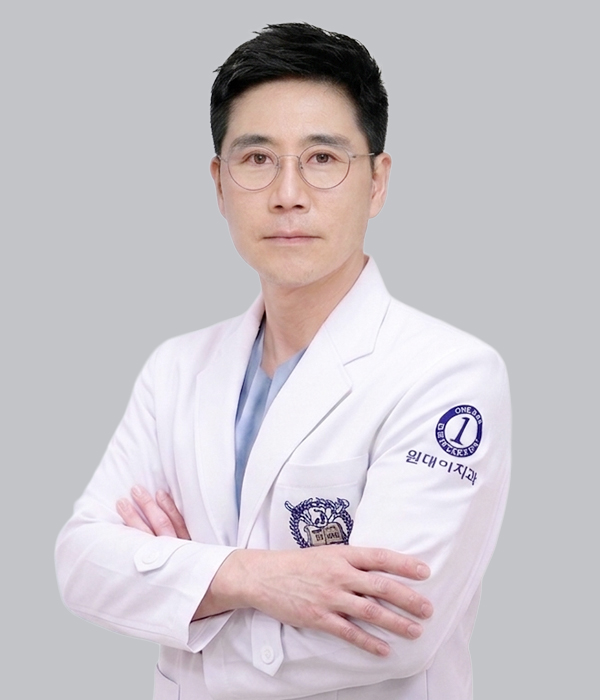 이승범 치주과 수석원장 프로필 사진